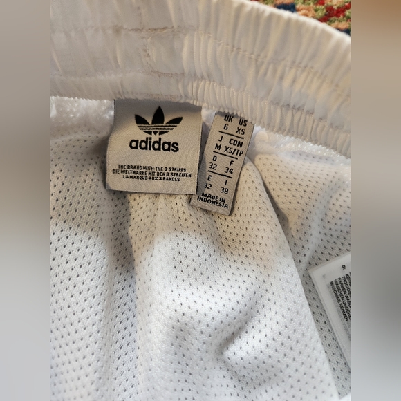Adidas breathable shorts with pockets! - Picture 2 of 6